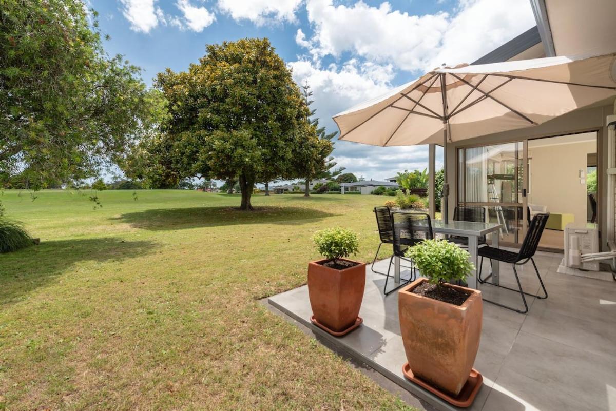 Golfers Delight In Quiet Cul De Sac Villa Mount Maunganui Exteriör bild